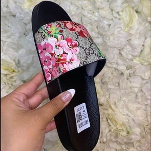 GG BLOOM SLIDES